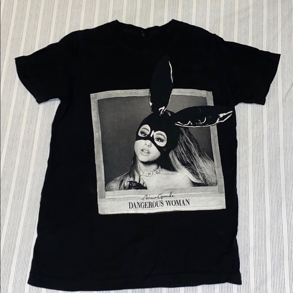 Tops - Ariana Grande Dangerous Women tour tee shirt